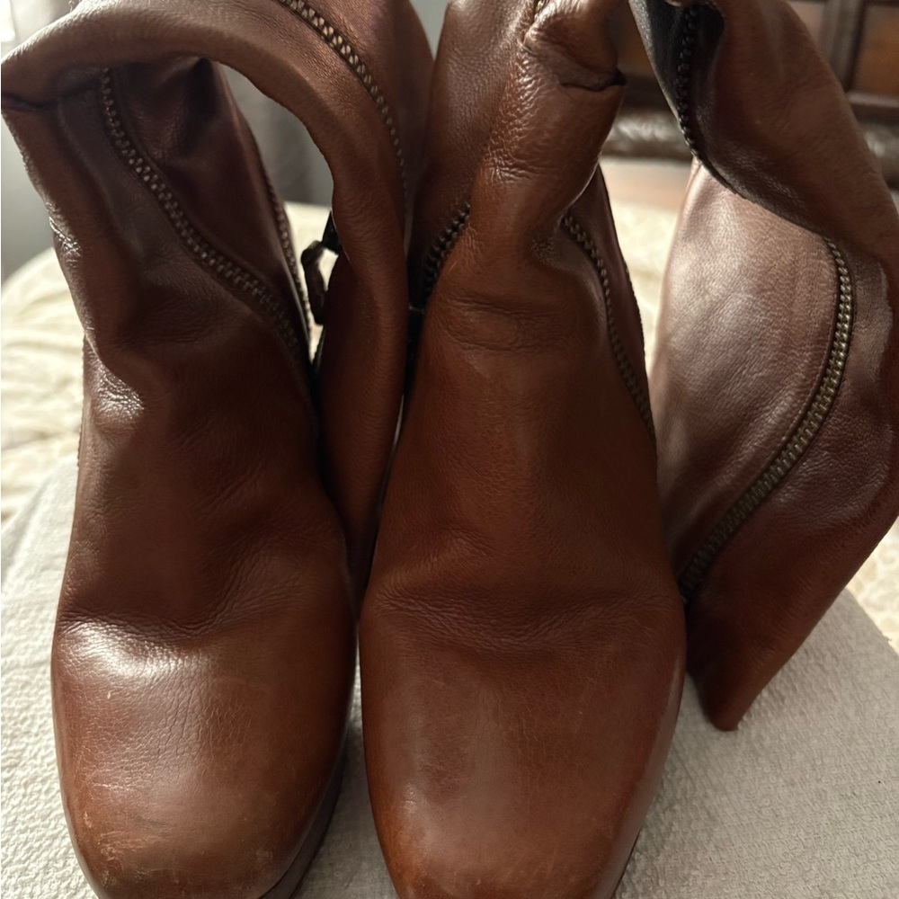 VIA SPIGA Women's Brown Leather Zip knee length Boots